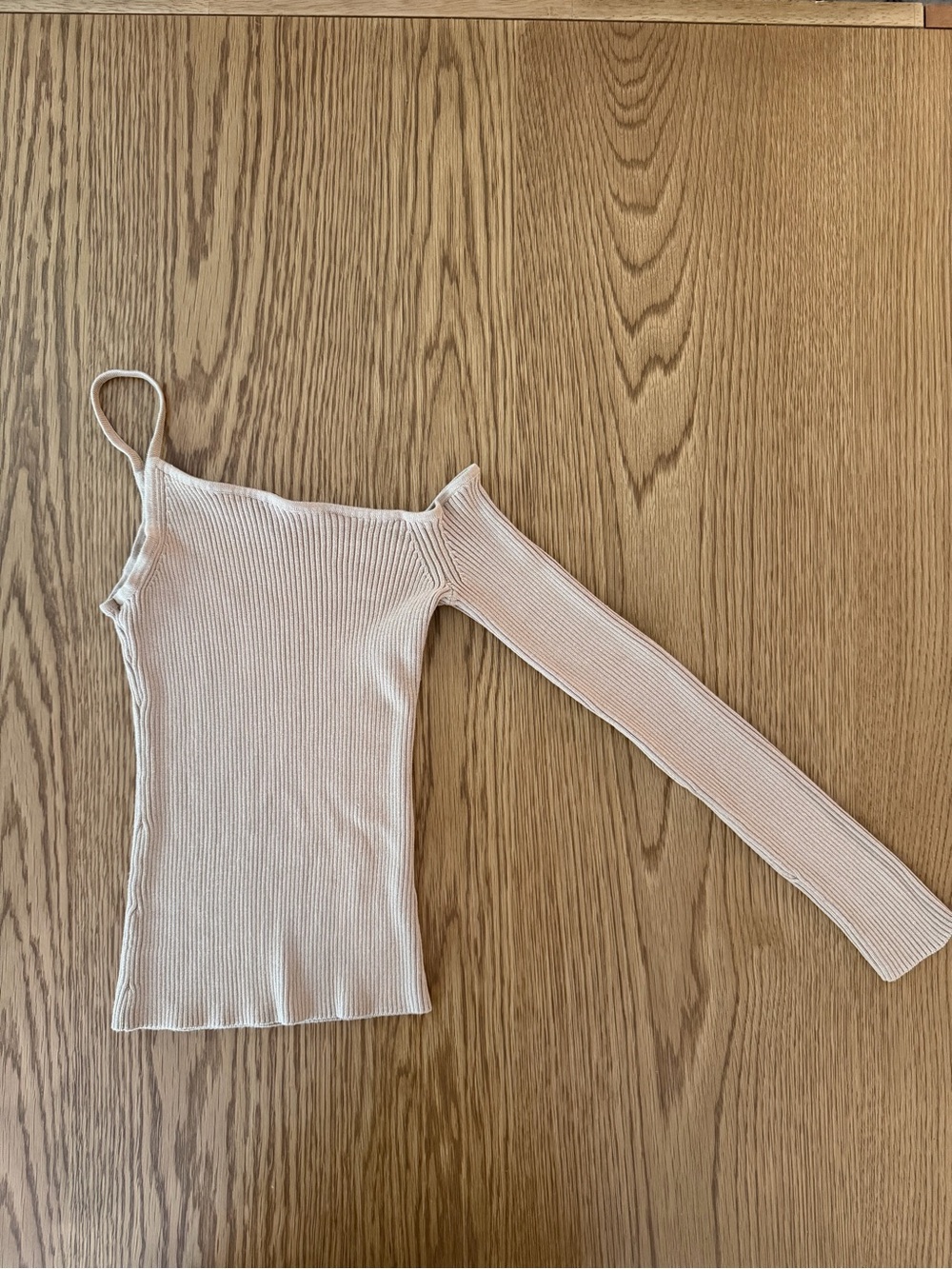 Hours Asymmetric One-Shoulder Ribbed Crop Top in Blush